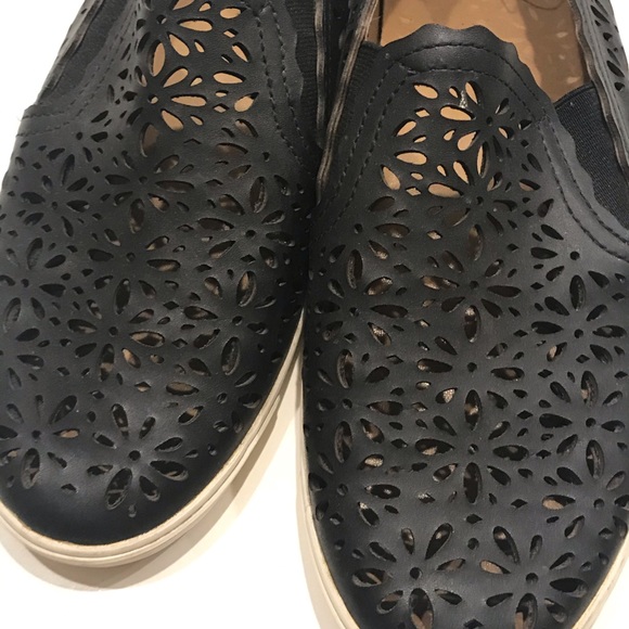 AERIN Flat slip on leather laser cut  murex floral - Picture 2 of 6